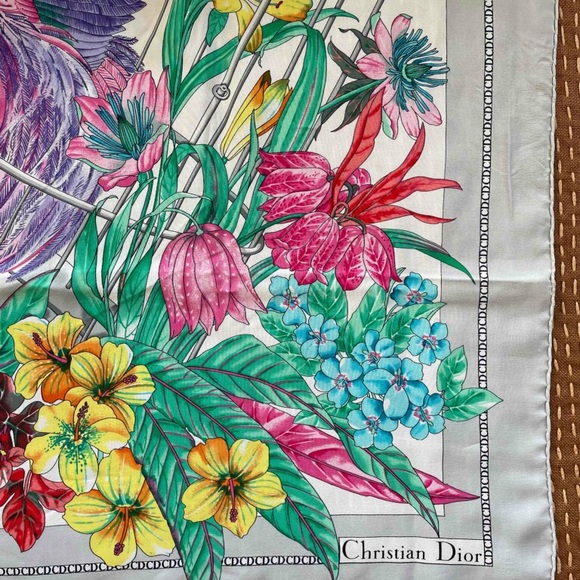 DIOR authentic Silk Scarf/Wrap -35”x35” 100% silk Made in Italy - Picture 5 of 8